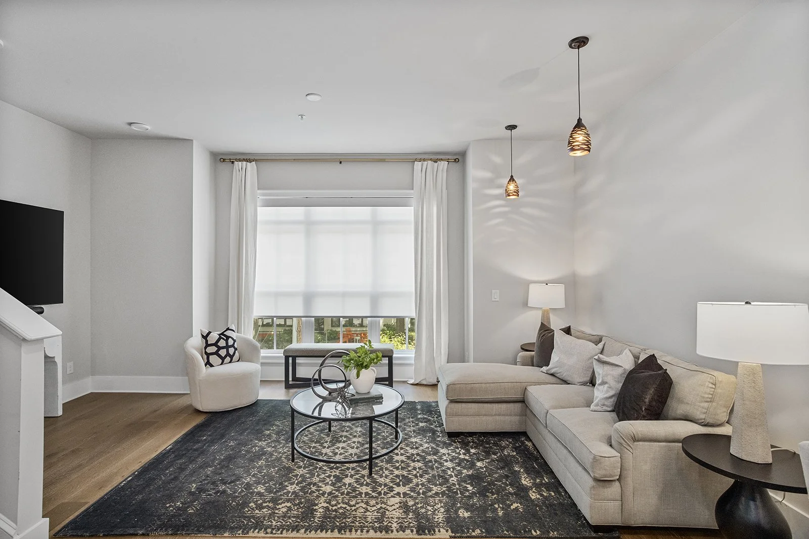 574BoulevardPlNE#12-2060-WEB-017.jpg