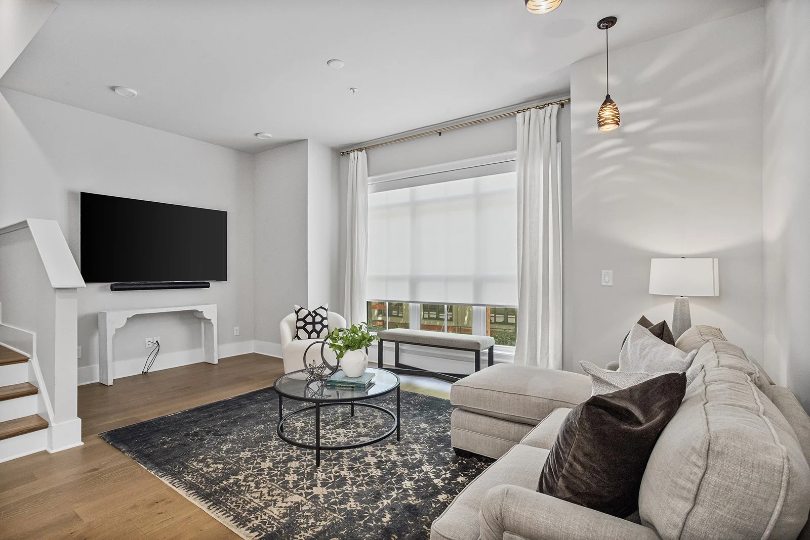 574BoulevardPlNE#12-2060-WEB-018.jpg