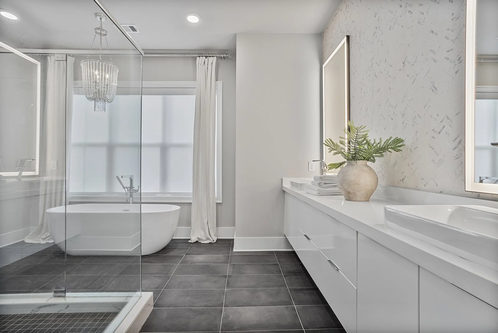 574BoulevardPlNE#12-2060-WEB-028.jpg