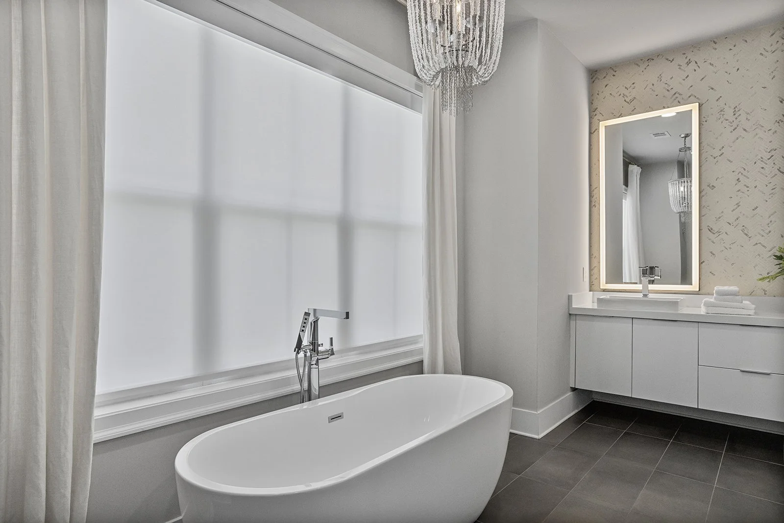 574BoulevardPlNE#12-2060-WEB-029.jpg
