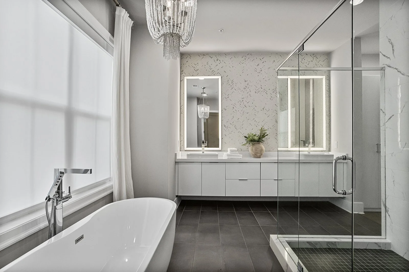 574BoulevardPlNE#12-2060-WEB-031.jpg