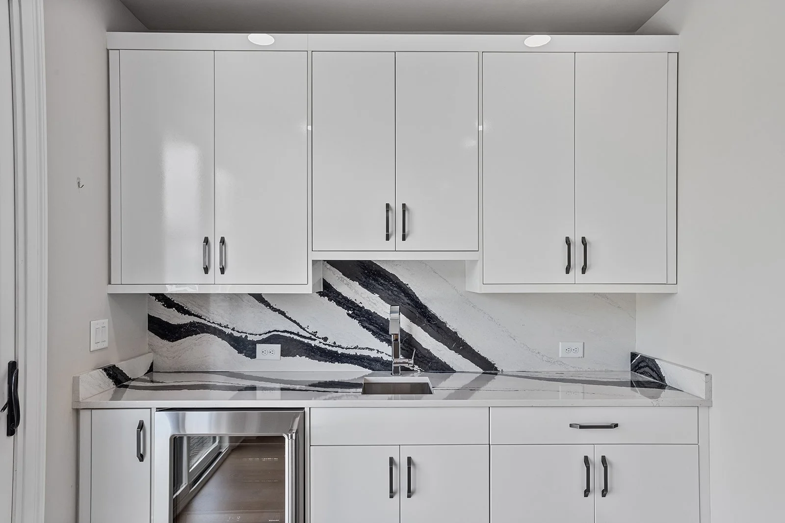 574BoulevardPlNE#12-2060-WEB-036.jpg
