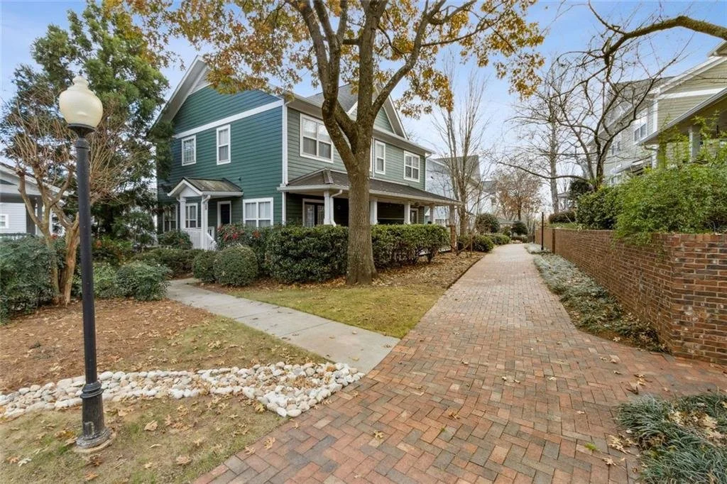 279 Carlyle Park Dr