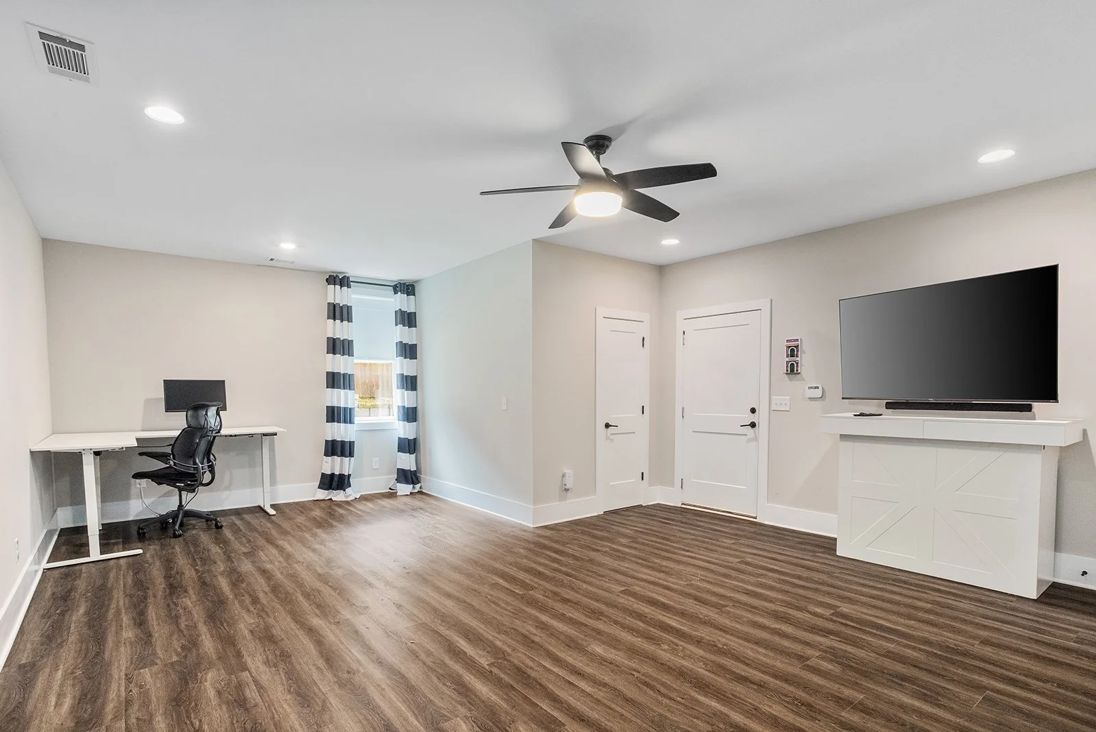 518OakDr-2080-WEB-020.jpg