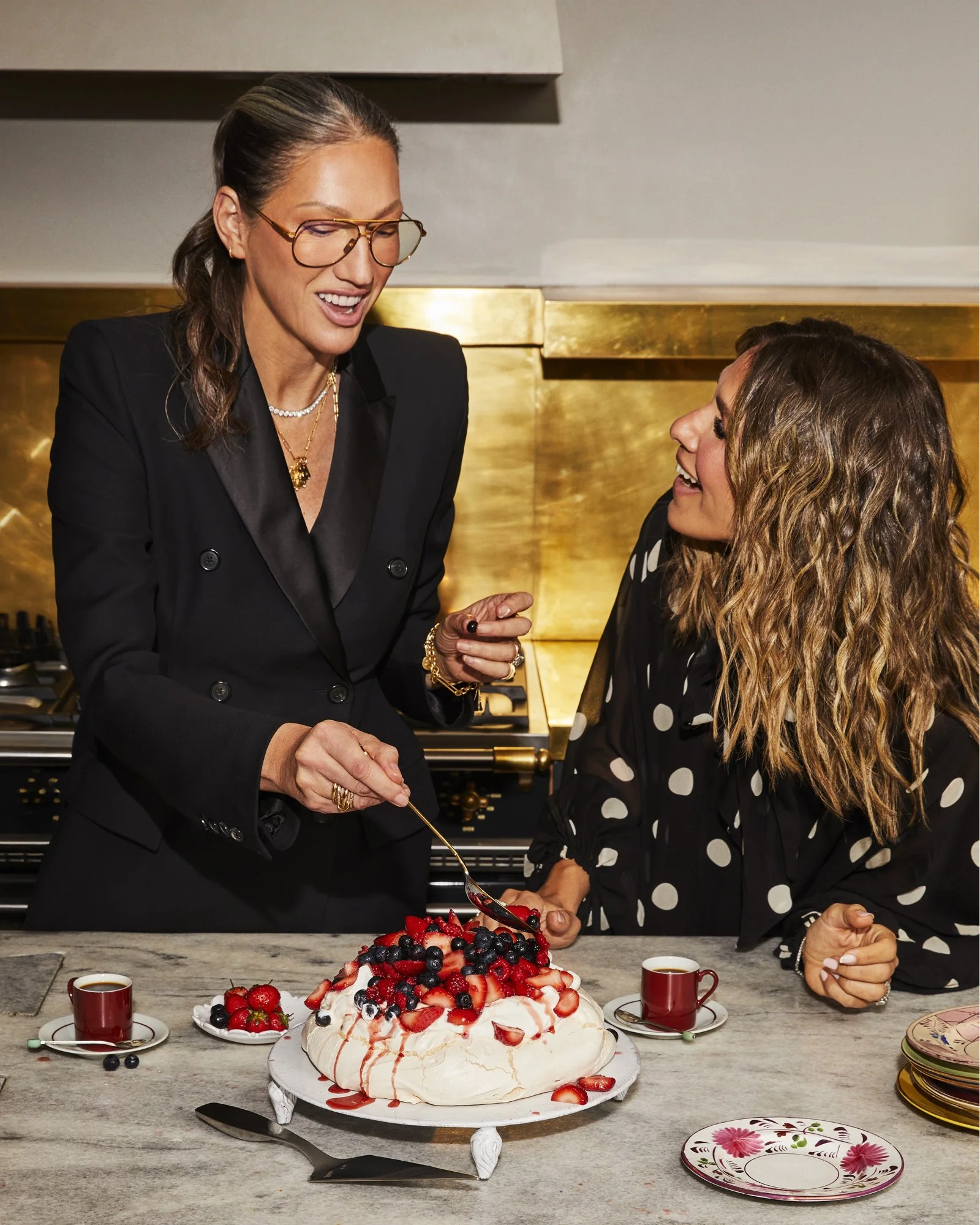 ShesAHost_Pavlova_0307 copy.jpg