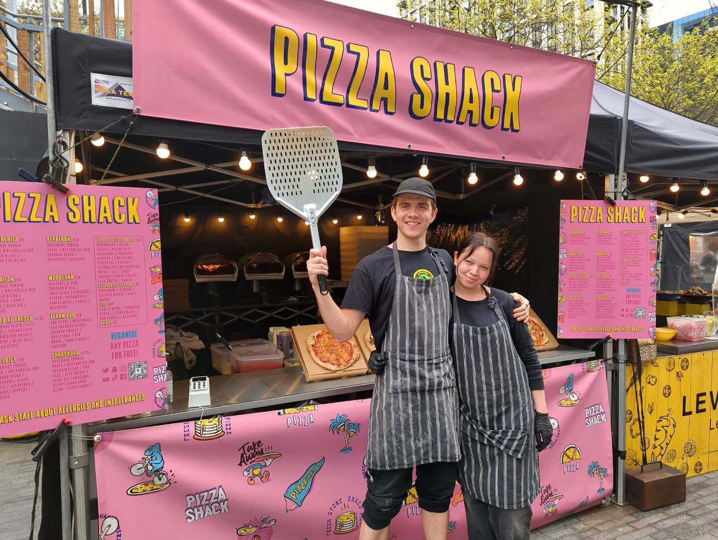 Catch us throwing dough wheels and baking epic pizza pies 🍕 all weekend long @scfoodmarket! We&rsquo;ve got all your favourites- succulent pepperoni, bbq bases, melting mozzarella, and all the sweet and spicy toppings you could wish for 🤞🙏🤤

📍 F