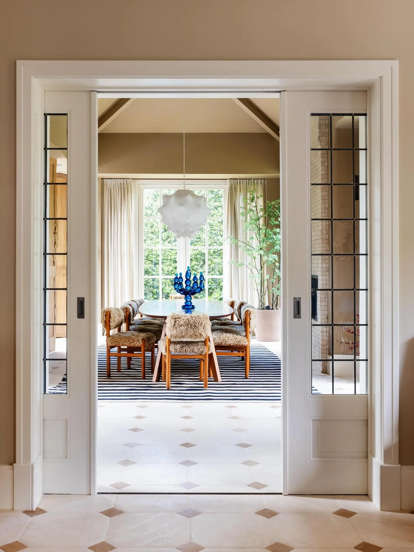 The dining room in our gorgeous Vught villa project. The most perfect space &amp; my favourite room in the house. 📷 @marthehoet