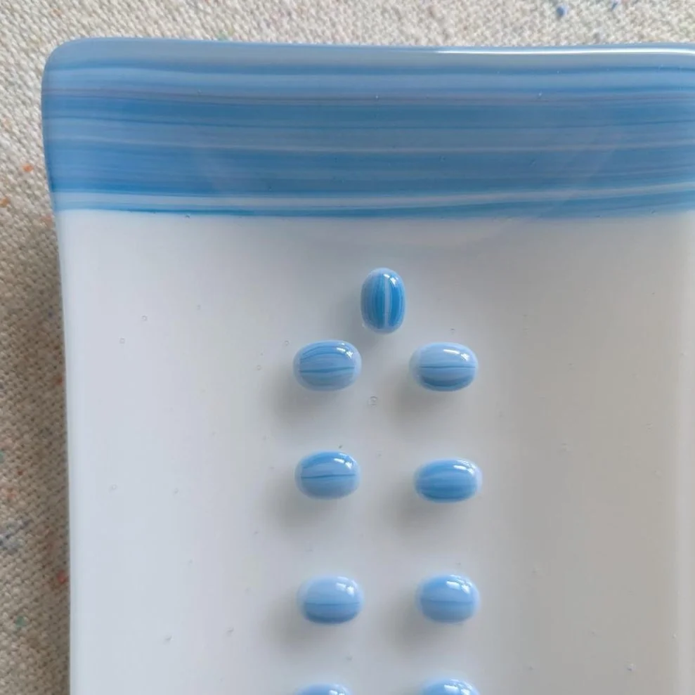 BlueEndsonWhite-03-02.jpg