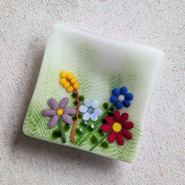 5FlowersonGreen-01-04.jpg