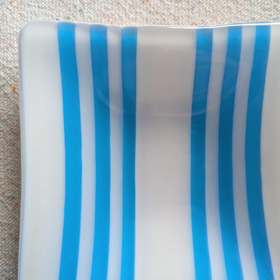 BlueStripesonWhite-02-02.jpg