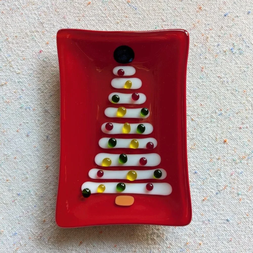 ChristmasTreeonRed-01-01.jpg