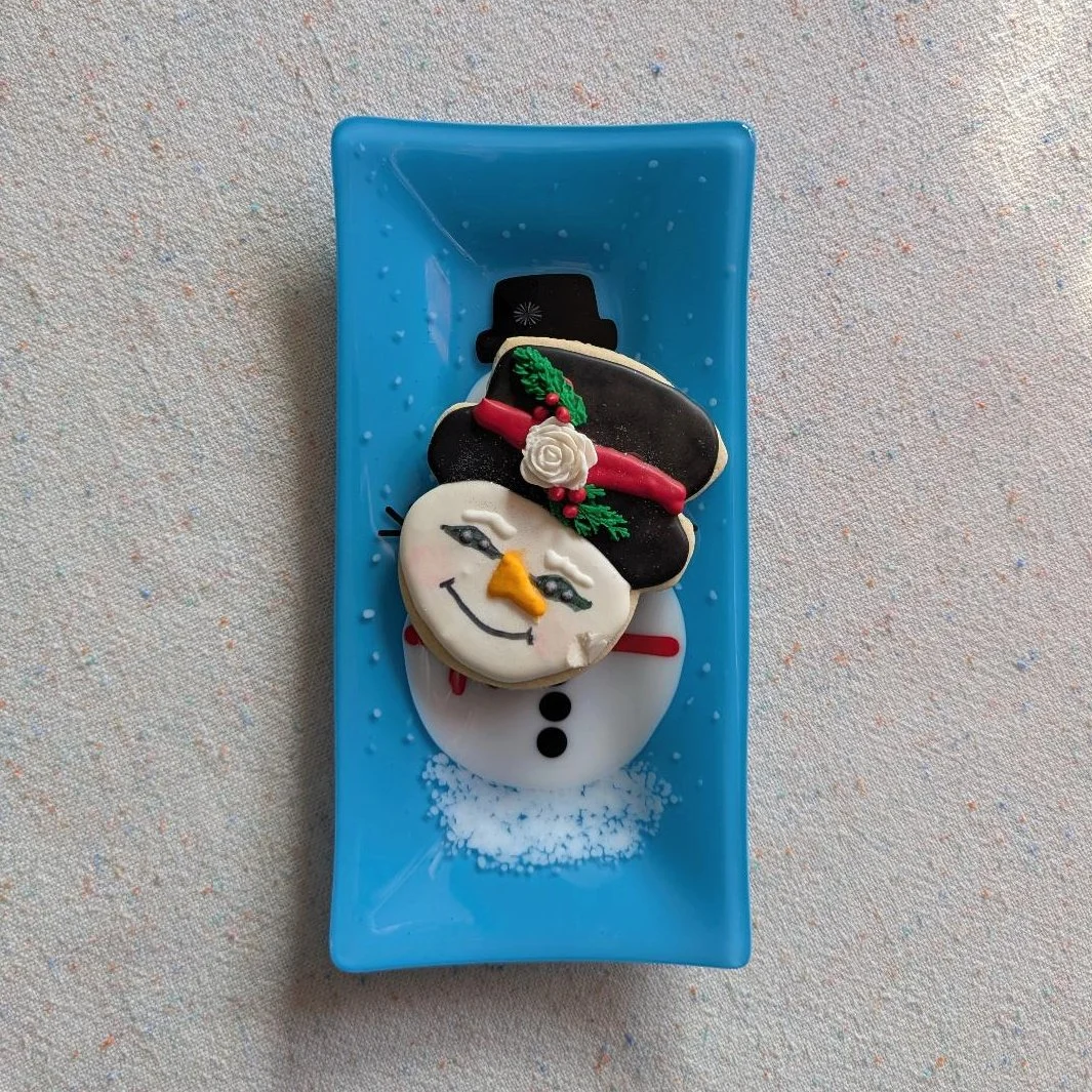 10 x 5 Inches Fused Glass Tray – Jolly Snowman on Turquoise Background