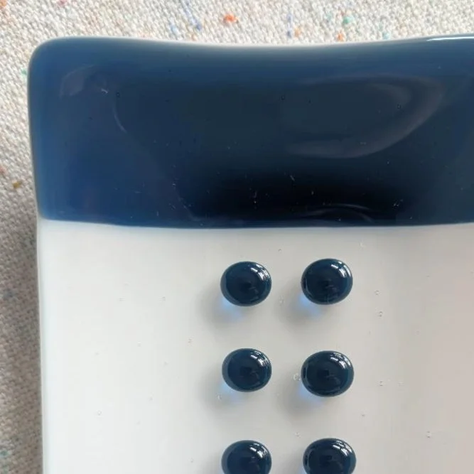 BlueEndsWhiteCenter-01-02.jpg