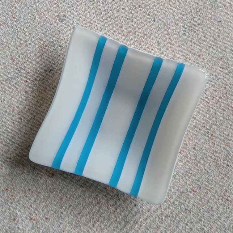 BlueStripesonWhite-01-04.jpg