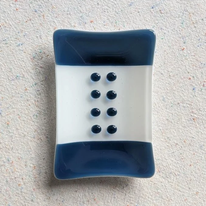 BlueEndsWhiteCenter-01-01.jpg