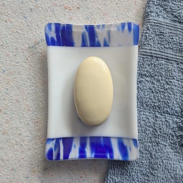 6 x 4 Inches Fused Glass Soap Dish – Blue and White Brushstroke Glass on the Ends, White Glass in the Center
