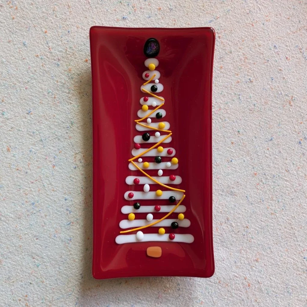 ChristmasTreeonRed-01-01.jpg