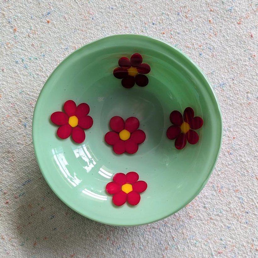 FiveRedFlowersonJade-01-01.jpg