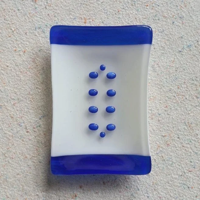 BlueEndsonWhite-02-01.jpg