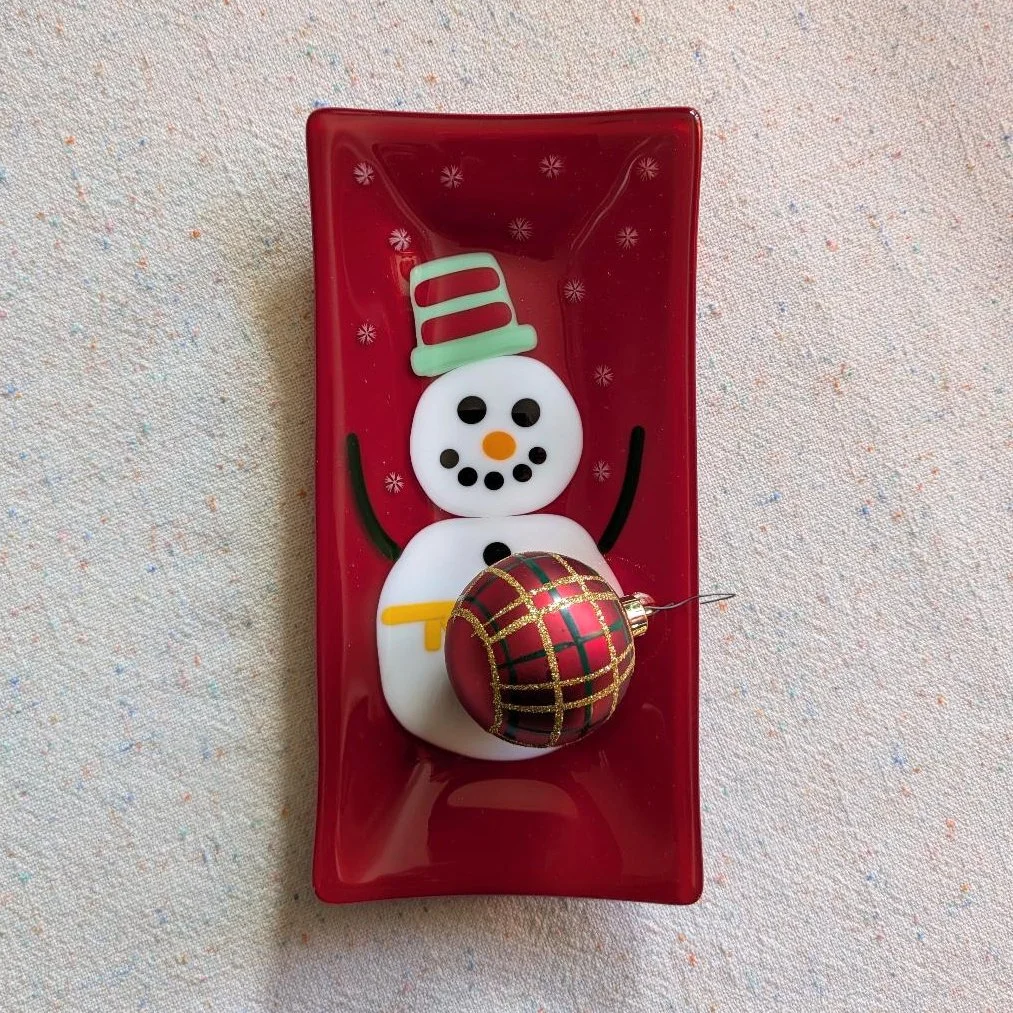 SnowmanonRed-02-05.jpg