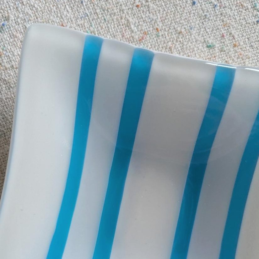 BlueStripesonWhite-01-06.jpg