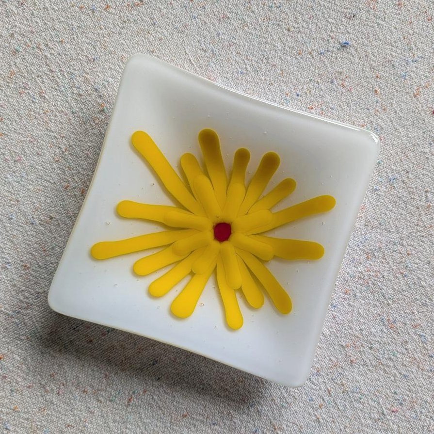 YellowFlower-01-04.jpg