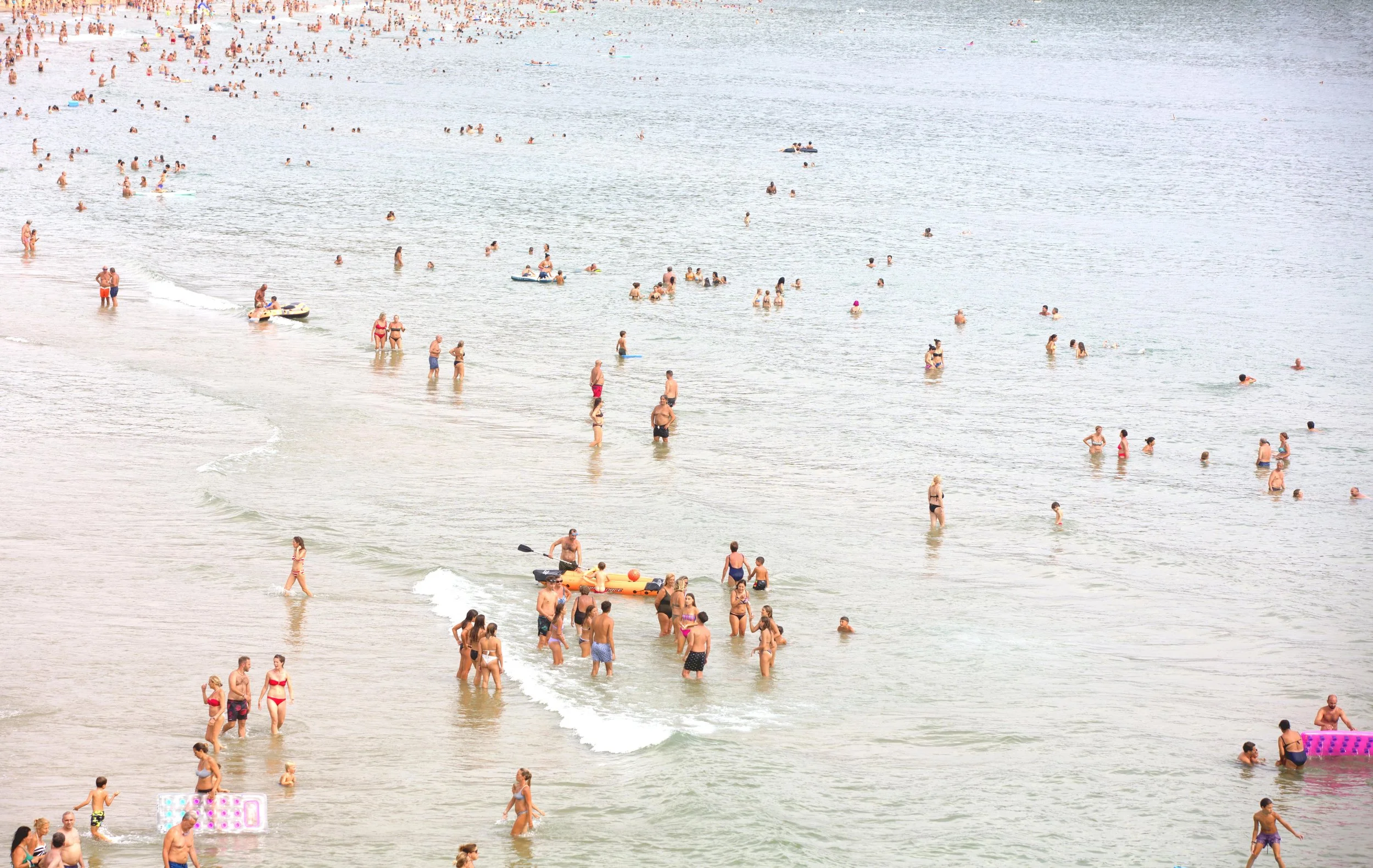 molte persone copy.jpg