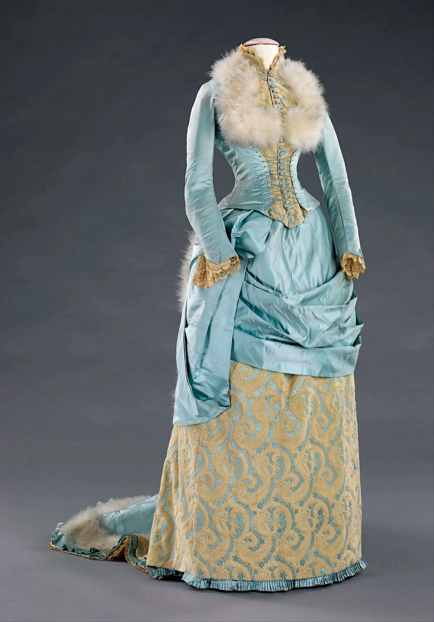 Feathers_3-EveningDress_46.151.1_threequarter_front_CP4MMA.jpg
