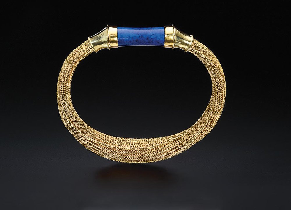  BRACELET #37 of eighteen and twenty-two karat gold, lapis lazuli; 7.0 × 8.3 × 1.3 centimeters, 1986.  Collection of the artist.  