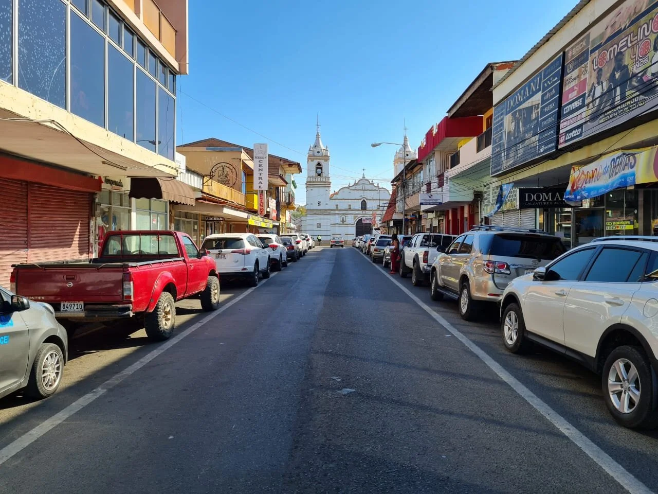 Ilustración 3. La eliminación de estacionamientos y el cobro por su uso, el incremento en impuestos de tenencia y la restricción de la circulación vehicular en los centros de las ciudades son medidas que se han comprobado efectivas para solventar el…