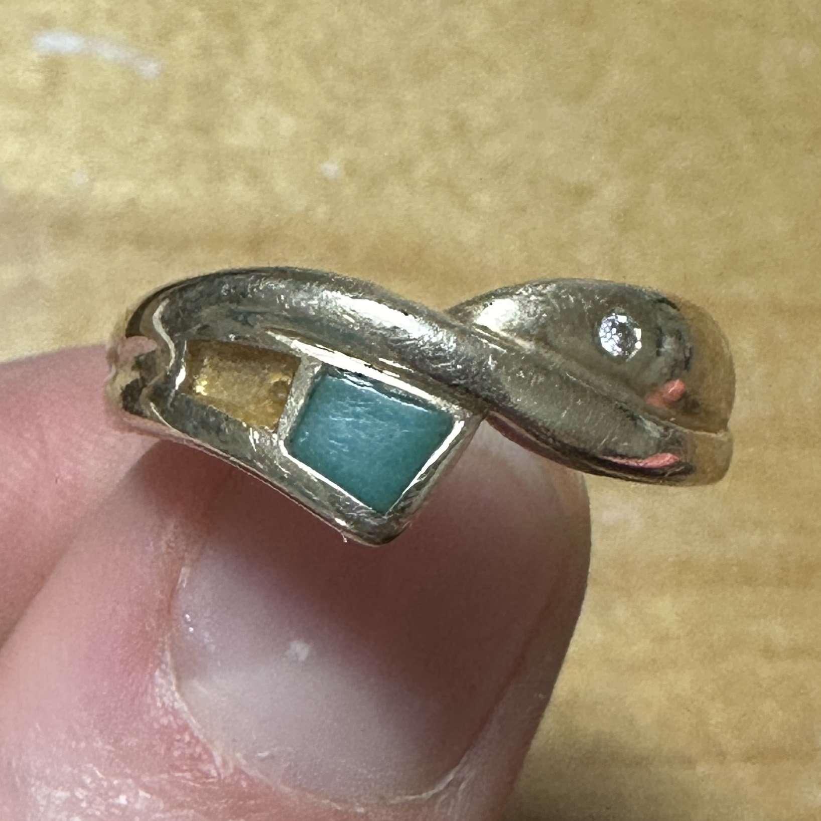 What happens if a stone falls out of your inlay jewelry