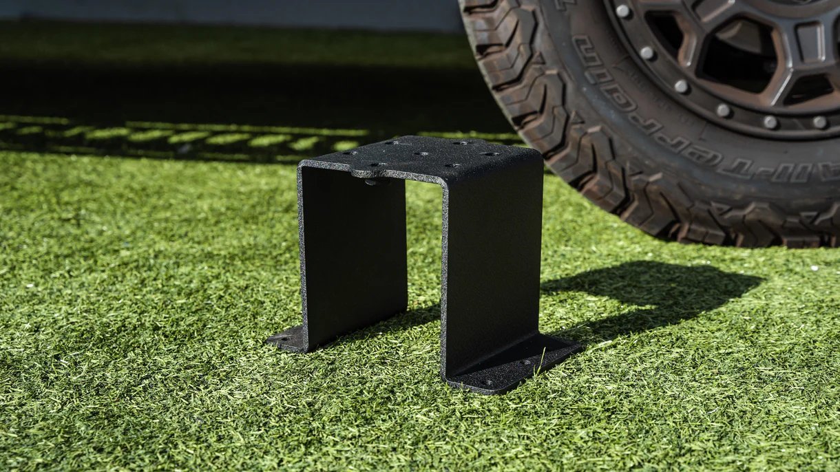 sandyvans-tirecarrier-2.jpg
