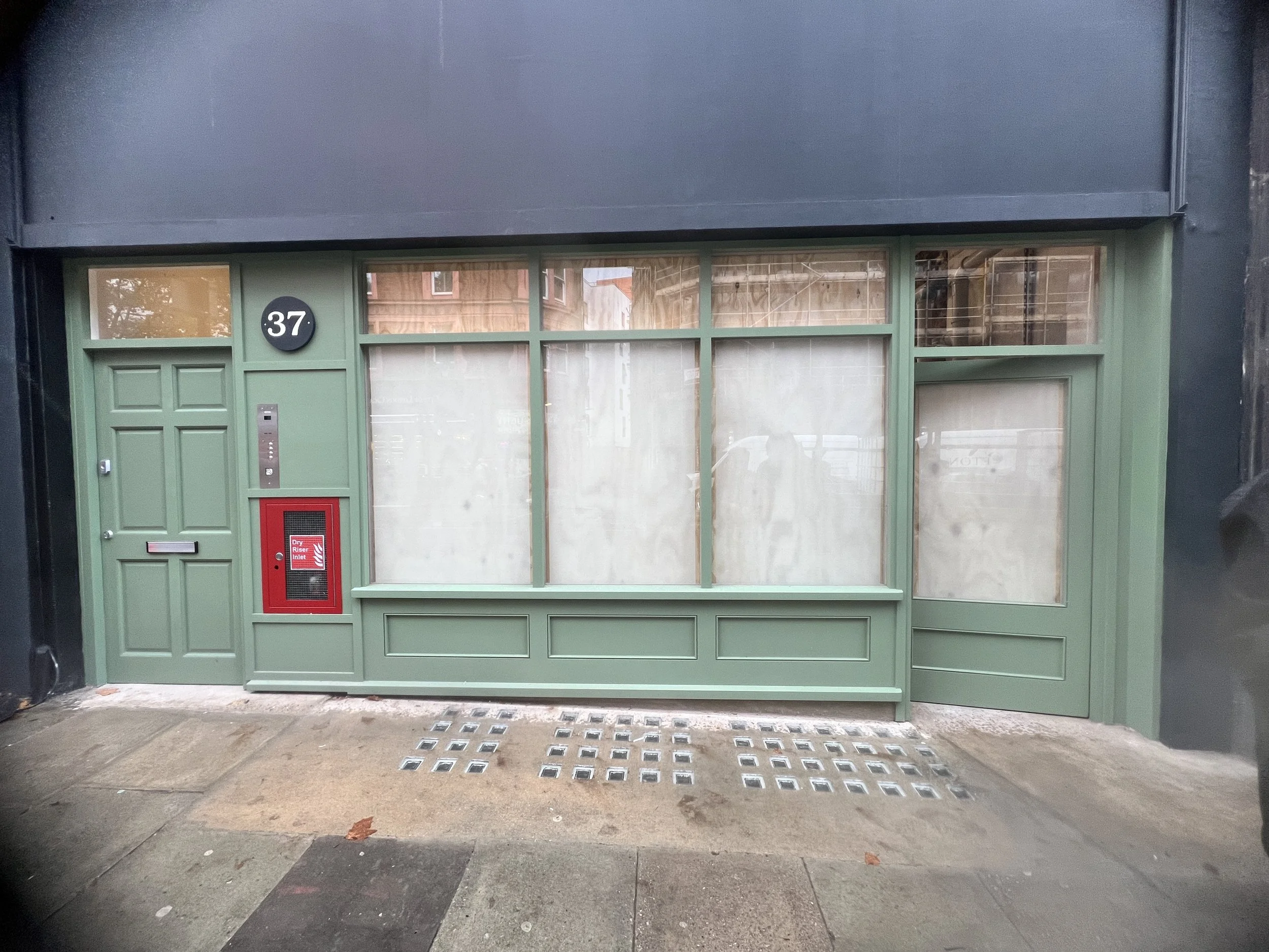 October 2025 | SOLD | 37 Grays Inn Road, London WC1X  8PQ