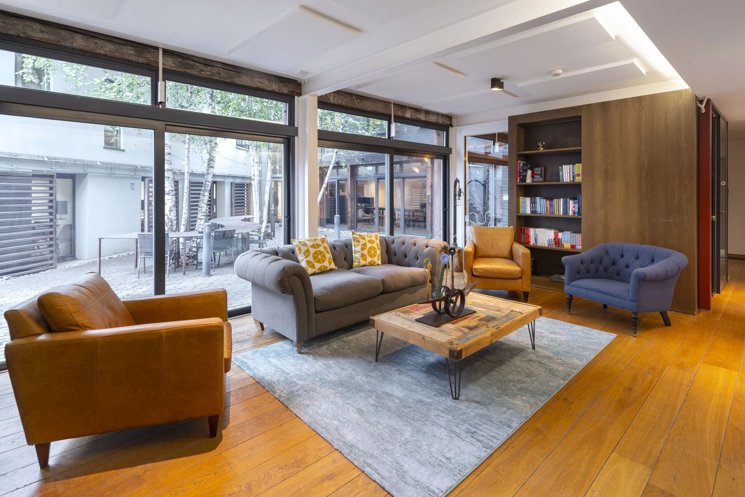 The Mews, 1a Birkenhead Street, London WC1H 8BA - library.jpg