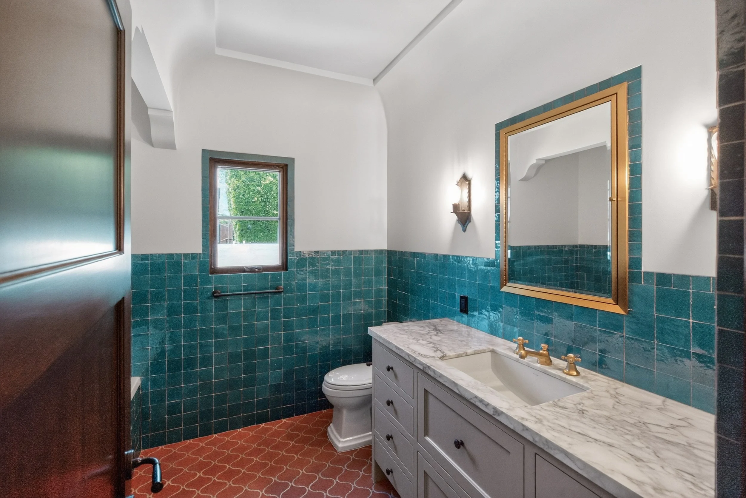 Iliff_CLM_Bathroom_001.jpg