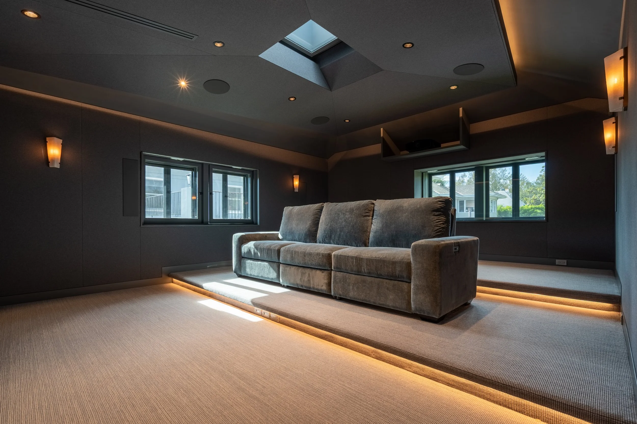 Lorraine_CLM_HomeTheater_Wide_007_LightsOn.jpg