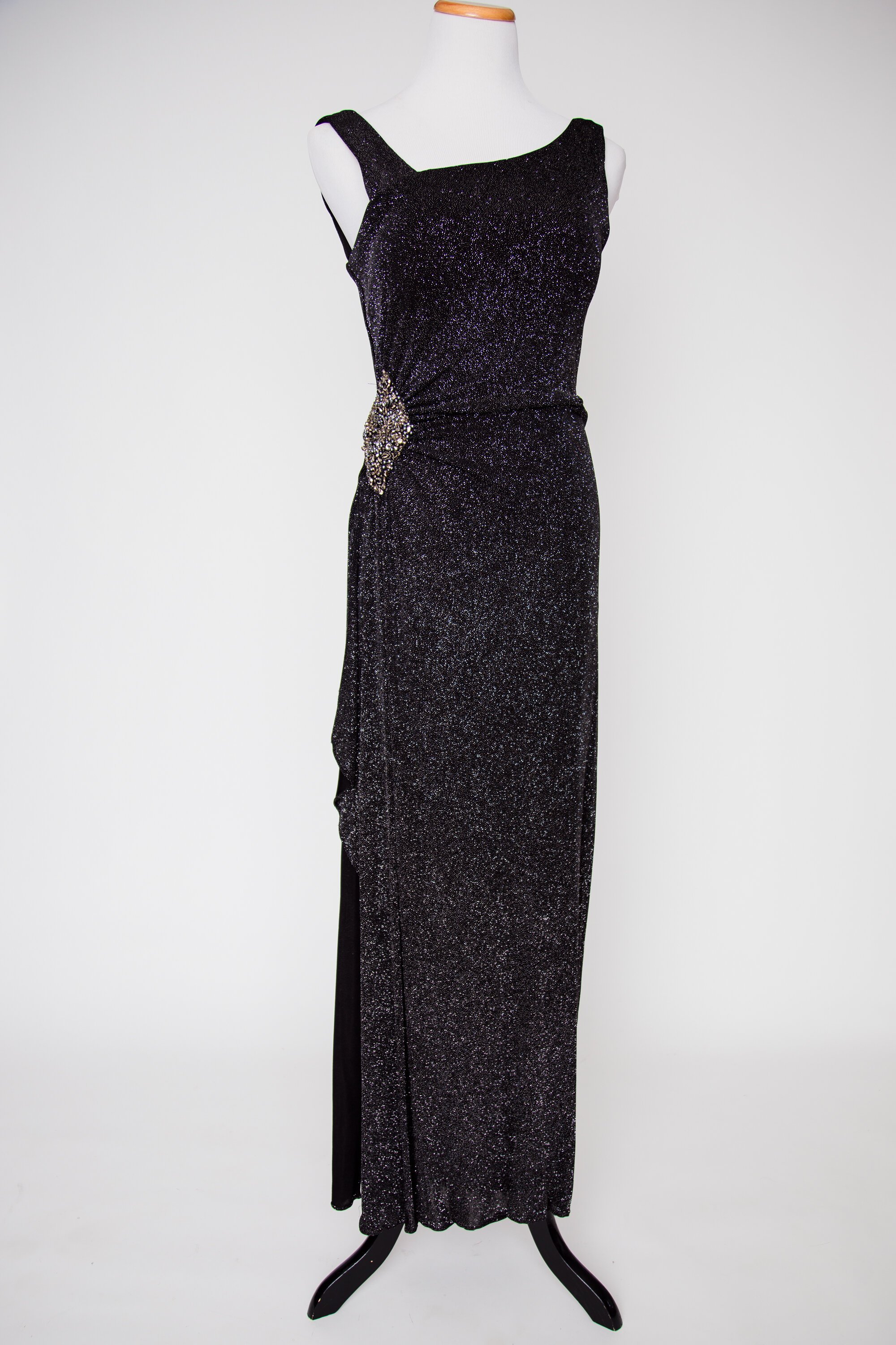 Color Black, Size 8