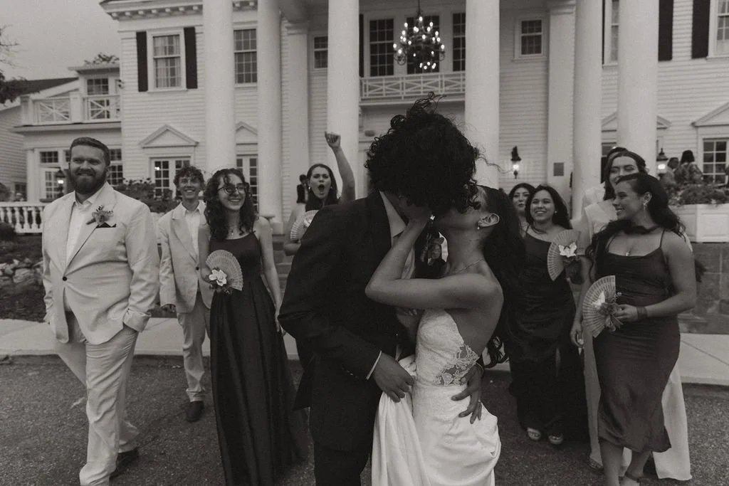 Colorful Summer Wedding at the Manor House | Vows on the Run