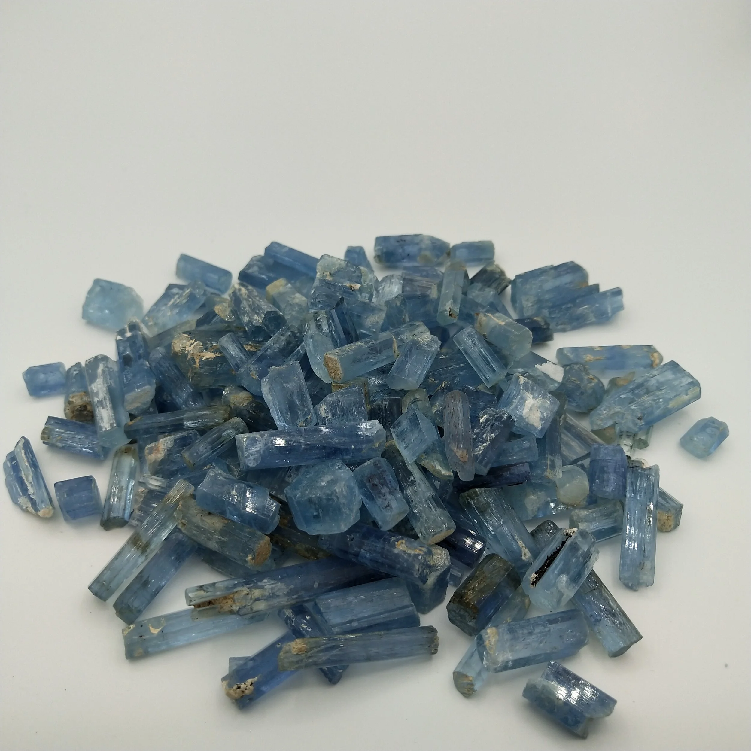 ROUGH AQUAMARINE 282.6 g