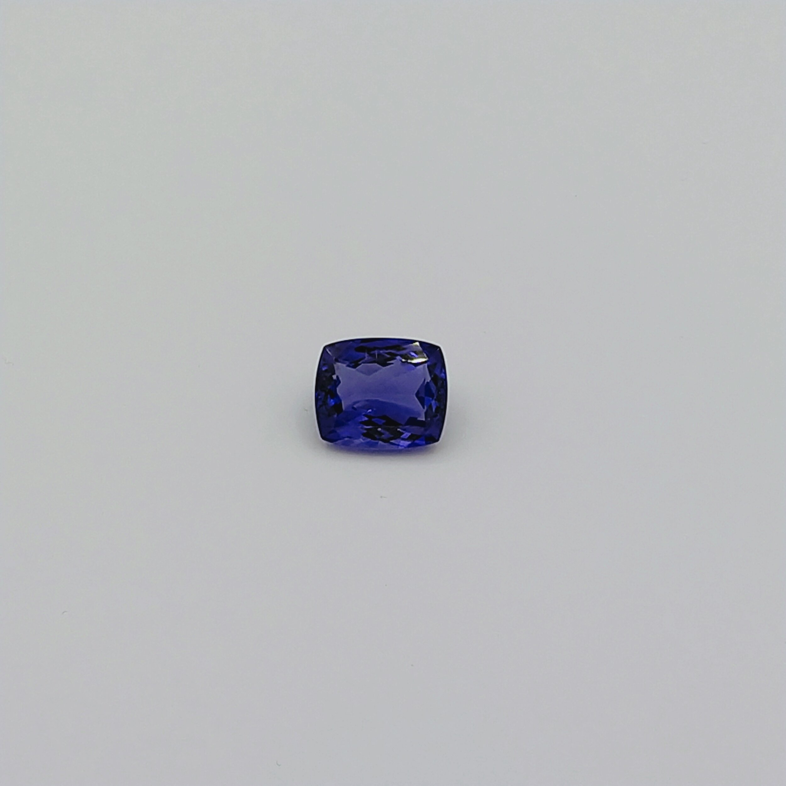 TANZANITE  CUS  11.82