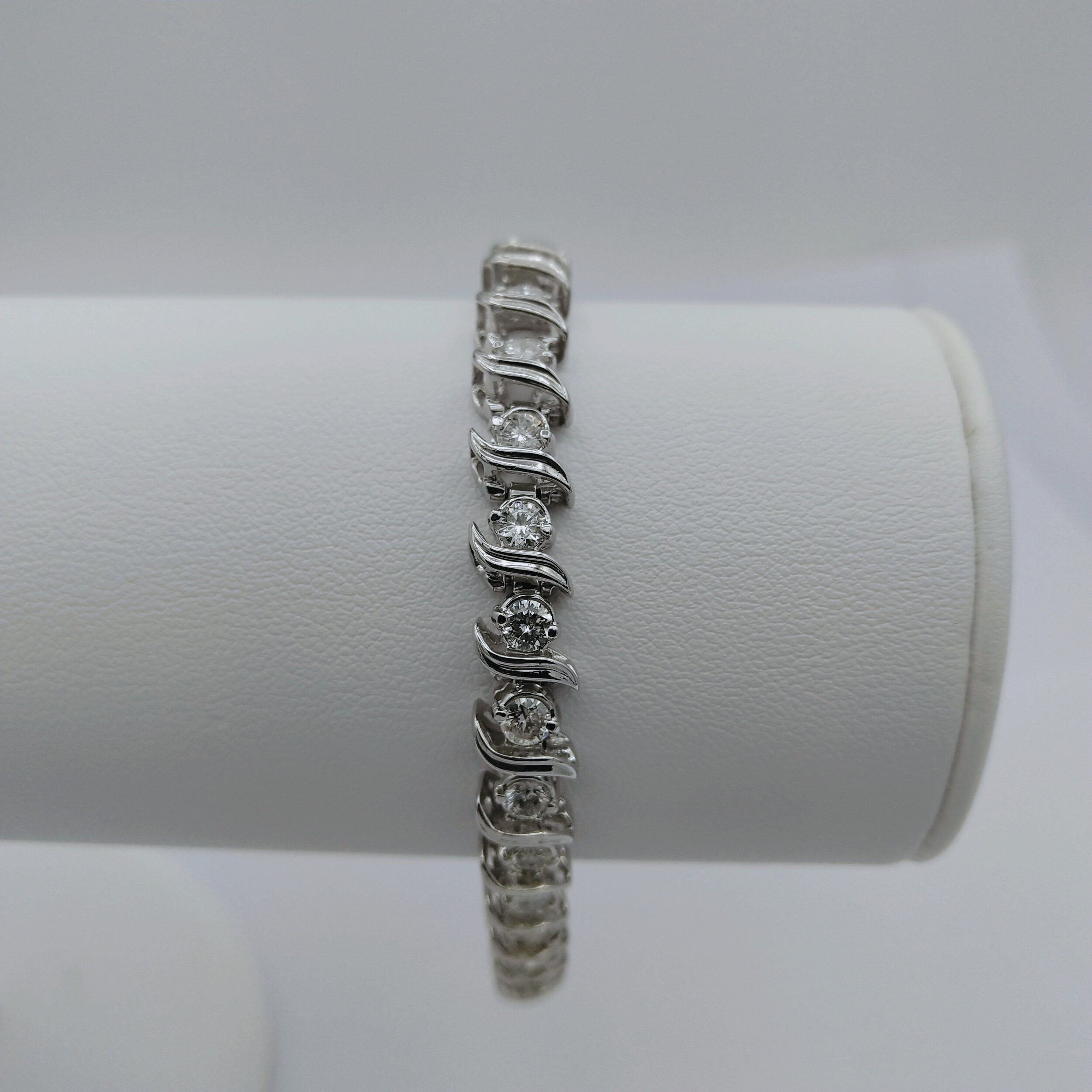 GOLD DIAMOND BRACELET 14K  19.78G