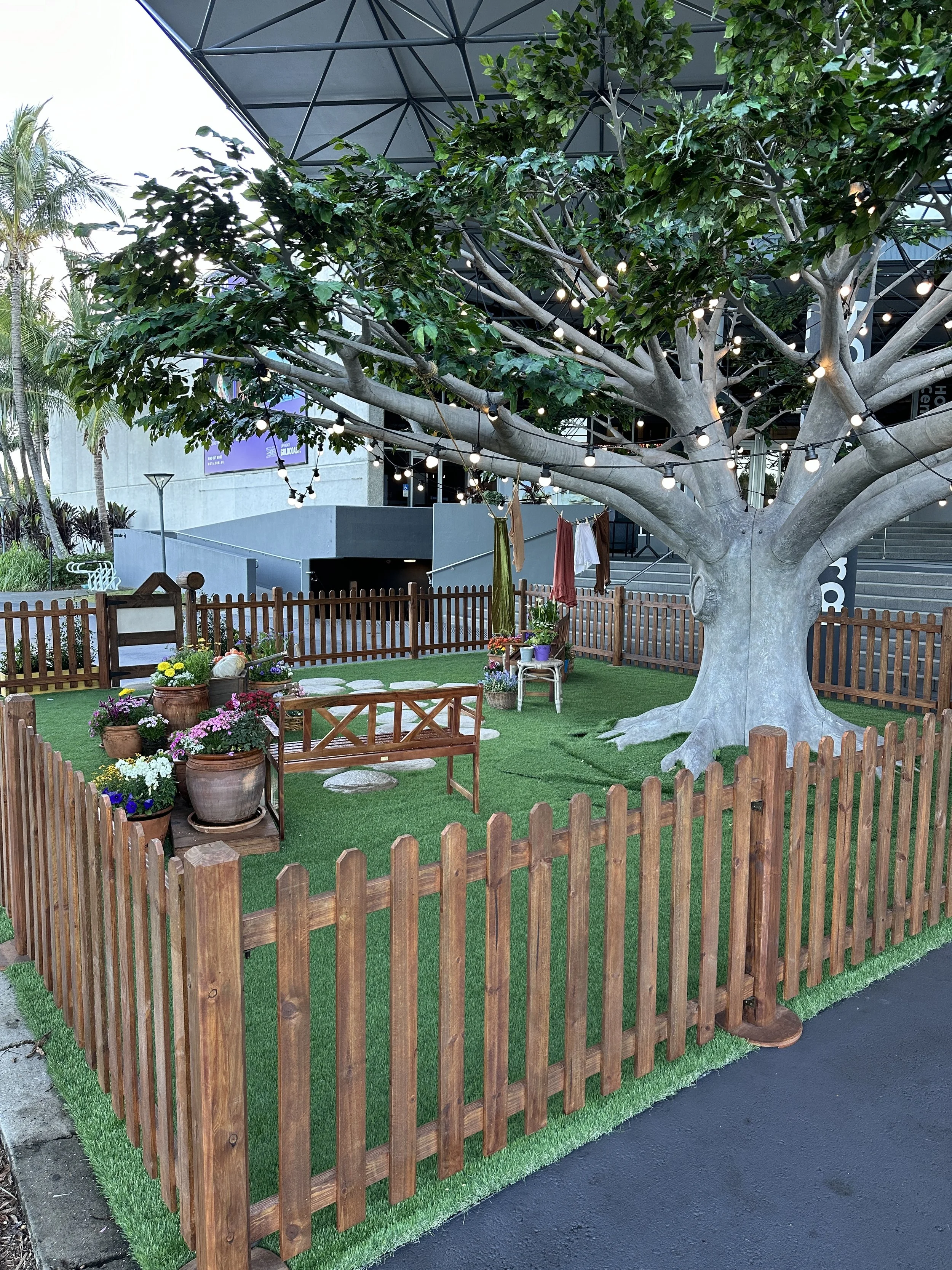 WOODEN PICKET FENCING