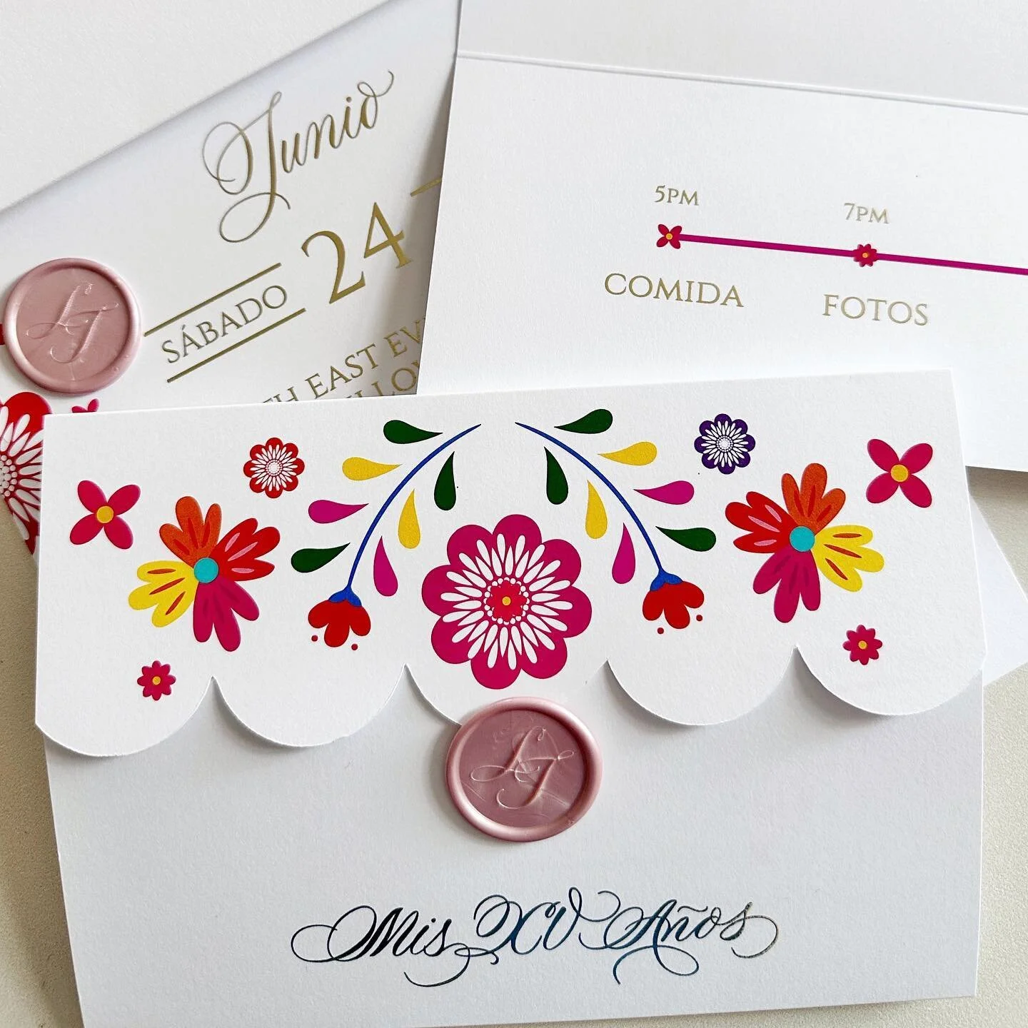 Bright colors for a quincea&ntilde;era ✨

Leilani&rsquo;s invitations featured a trifold design with a custom monogram of her initials, spot calligraphy throughout in digital foil + a scallop cut in the front for a subtle nod to a papel picado theme 