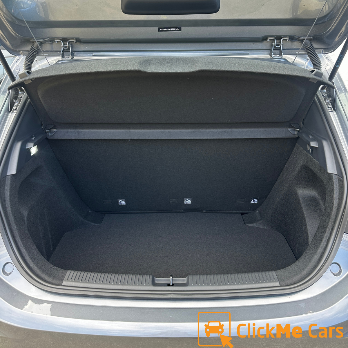 Interior 3.png
