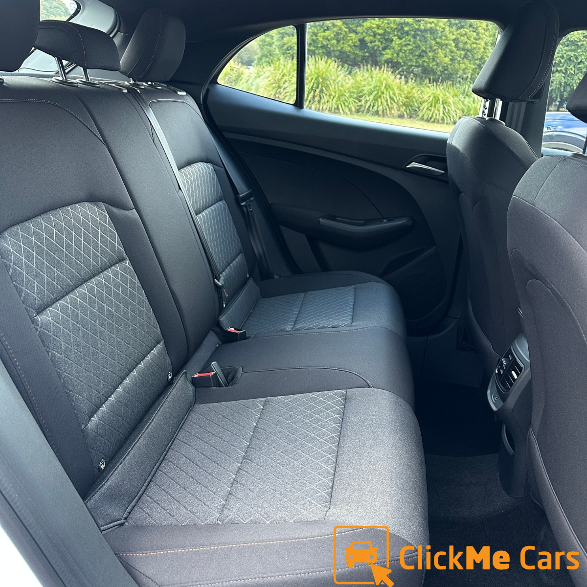 Interior 2.png