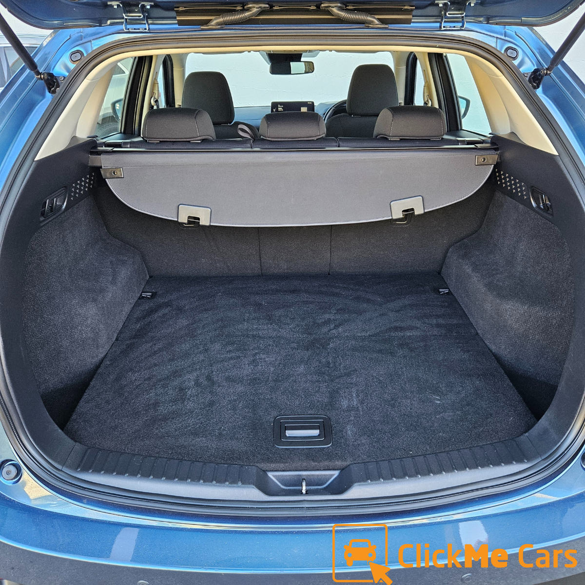 Interior 3.png