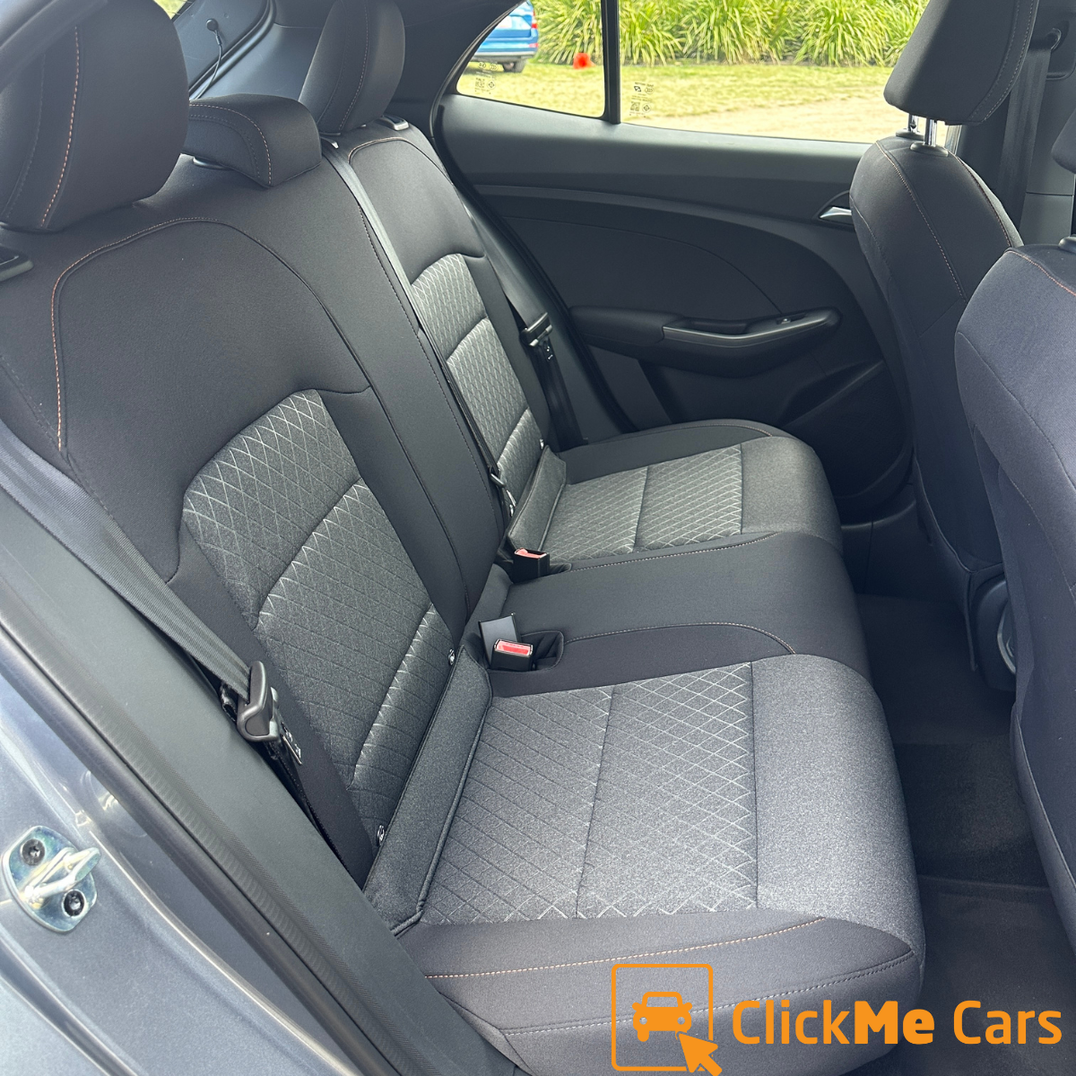 Interior 2.png
