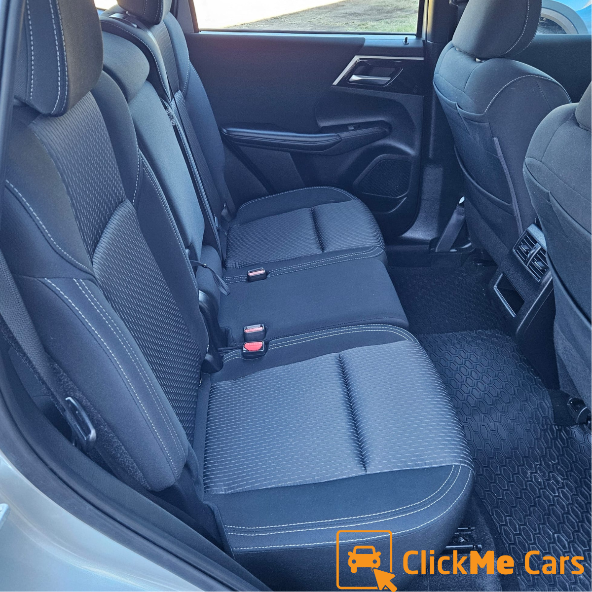 Interior 2.png