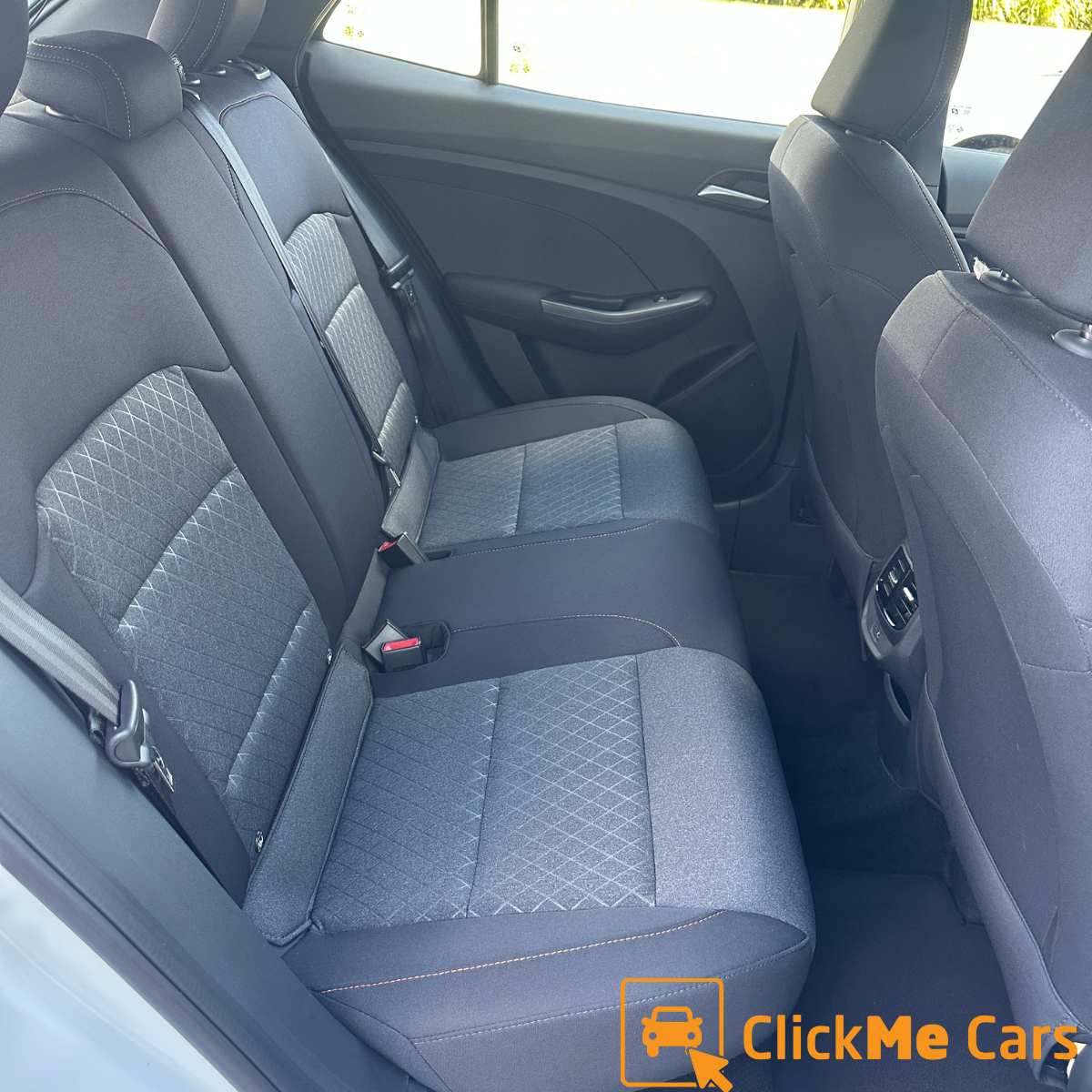 Interior 2.png