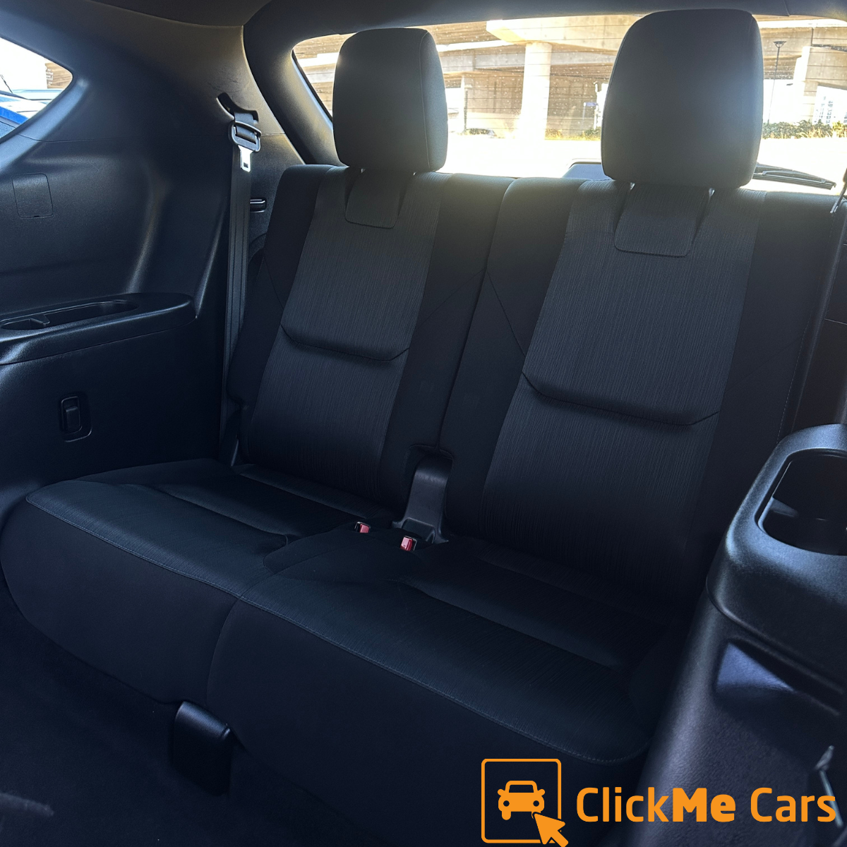 Interior 3.png